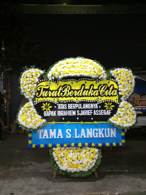 Papan Bunga Duka di Rimbo Kaluang